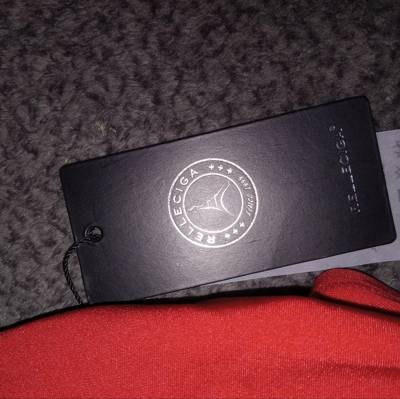 Relleciga Swimsuit, Size Large, Red - Picture 3 of 4